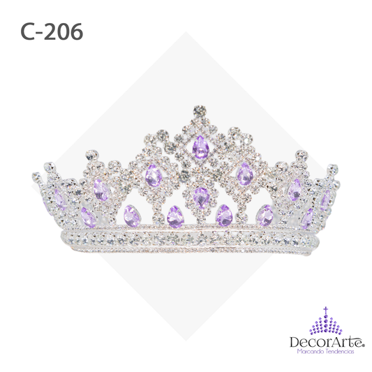 Corona De XV Con Figuras Cuadradas De Cadena Y Gotas En El Interior