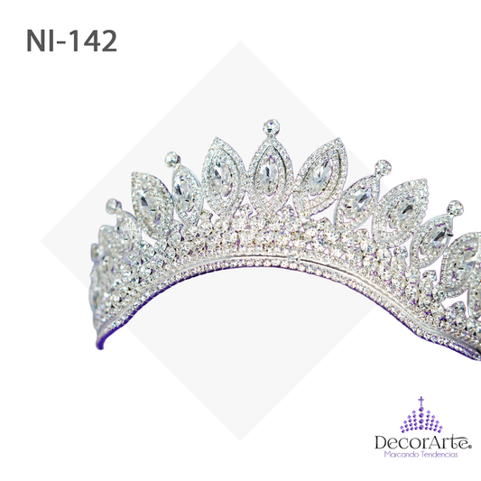 Niña De Navettes Con Cadena